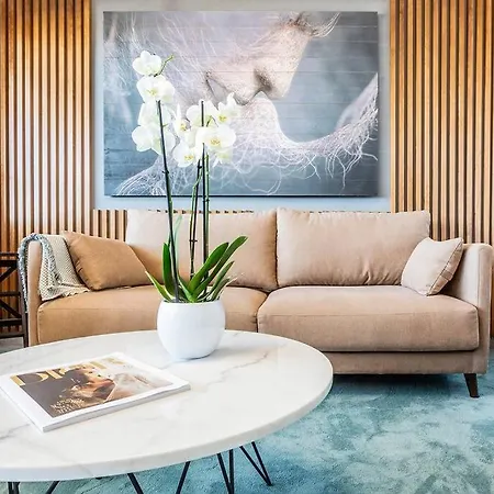 Sea View Stylish Apartment *